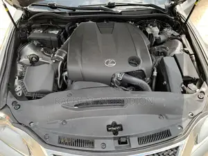 Lexus IS 2015 Gold