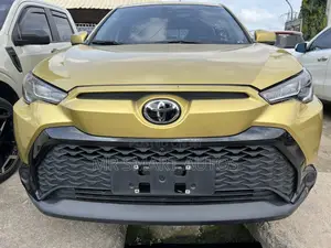 Toyota Corolla Cross 1.8 Petrol AWD 2022 Yellow