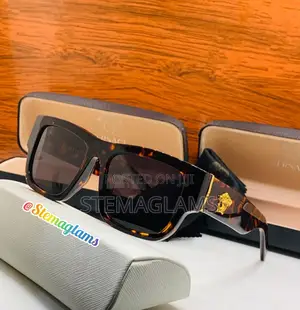 Gucci Frame Glasses Stylish Decorative Eyewear