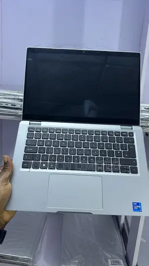 Laptop Dell Latitude 5320 2-in-1 16GB Intel Core i7 SSD 512GB