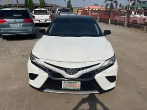 Toyota Camry XSE 2021 White