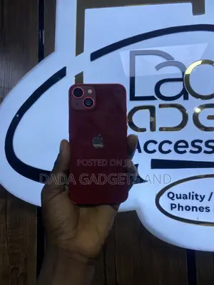 Apple iPhone 13 128 GB Red