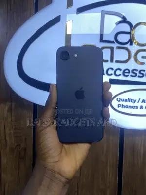 Apple iPhone 16e 128 GB Black