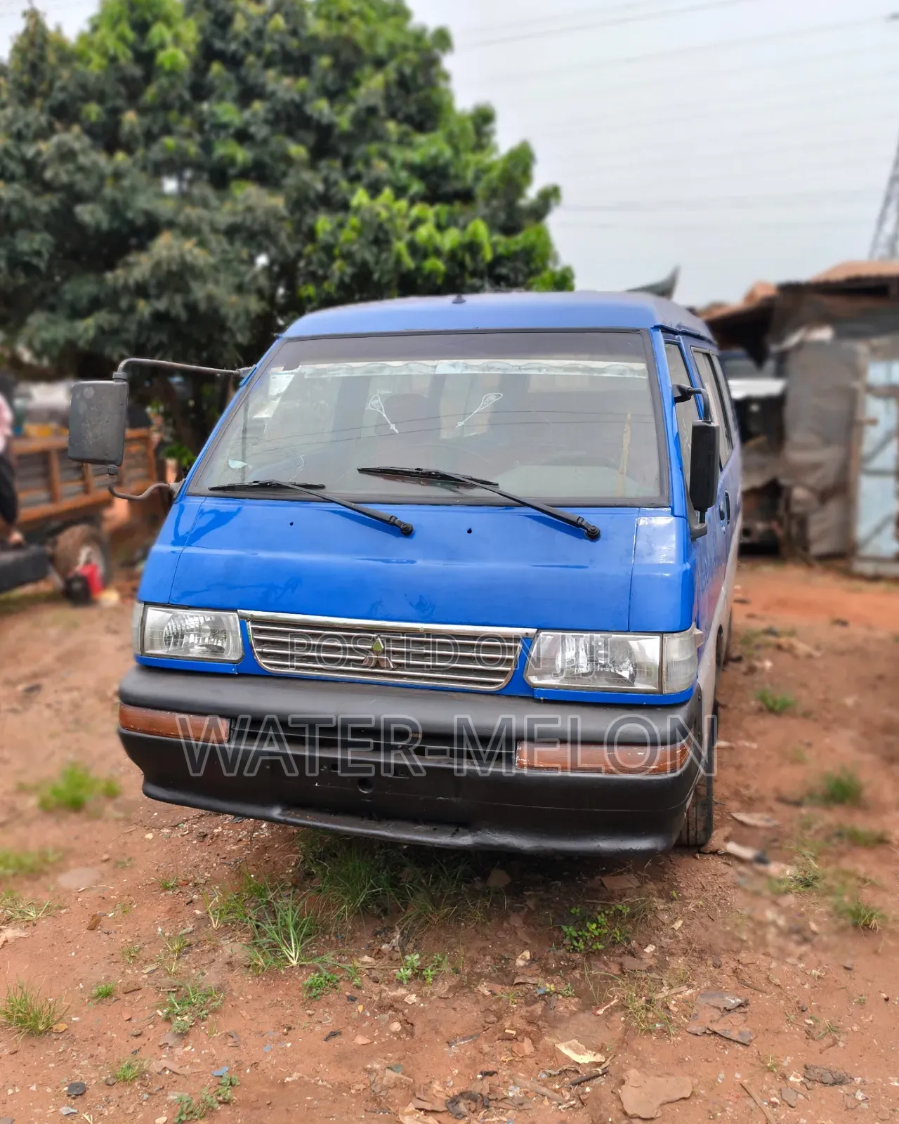 Mitsubishi L300 2005 Blue