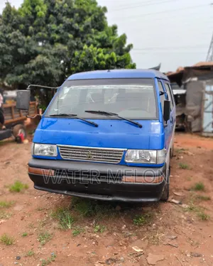 Mitsubishi L300 2005 Blue