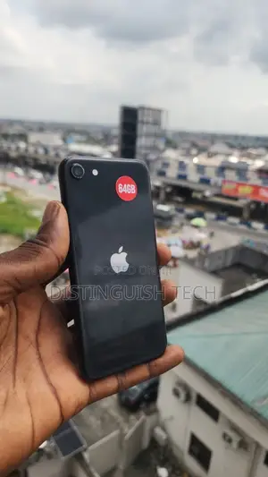 New Apple iPhone SE 64 GB Black