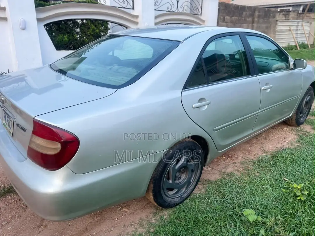 Toyota Camry 2002 Silver