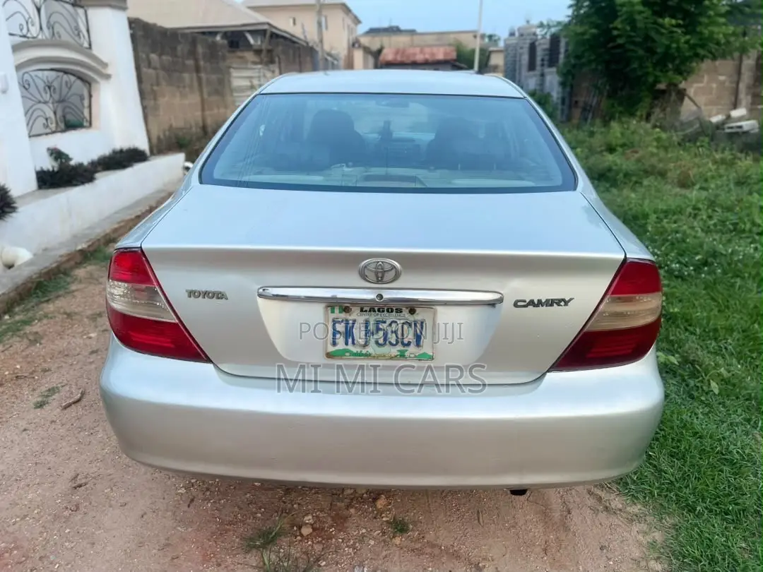 Toyota Camry 2002 Silver