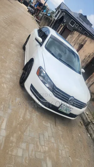 Volkswagen Passat 2013 White