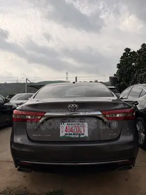 Toyota Avalon XLE FWDSedan (3.6L 6cyl 6A) 2016 Gray