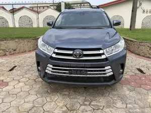 Toyota Highlander 2018 Blue