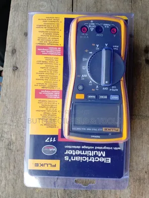 FLUKE 117 True RMS Digital Multimeter Integrated Voltage Detection