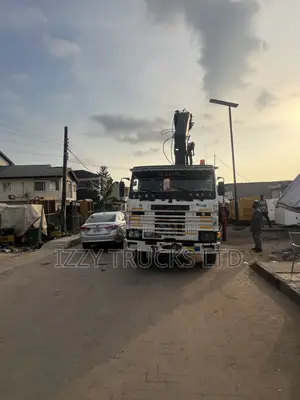 9-Ton Flatbed Hiab Truck for Hire
