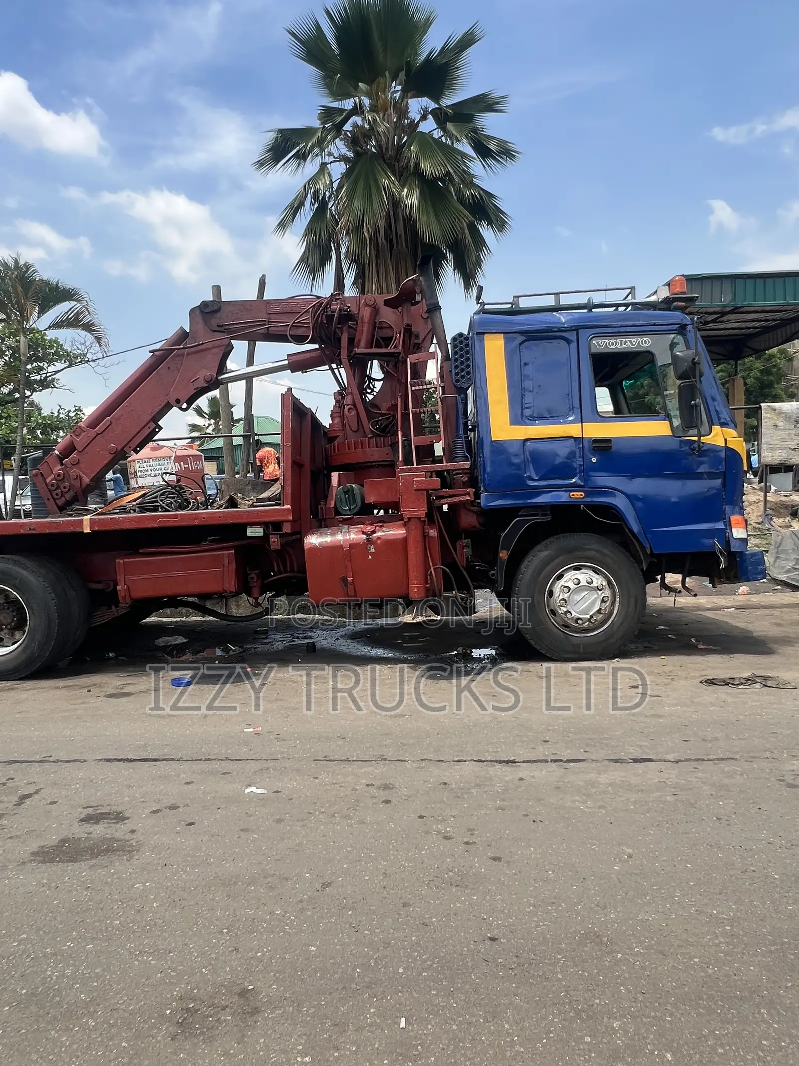 17-Ton Flatbed Hiab Truck for Hire