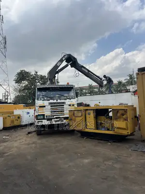 Hiab Truck for Generator Loading and Offloading