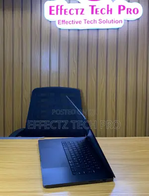 Laptop Apple MacBook Pro 2023 M3 Max 36GB Apple M3 Max SSD 1T