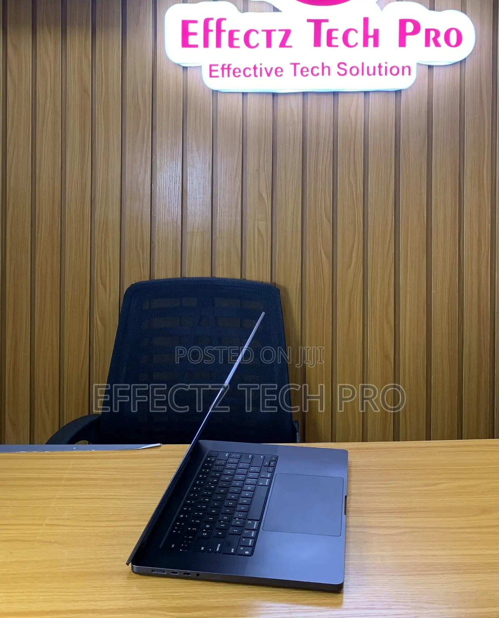 Laptop Apple MacBook Pro 2023 M3 Max 36GB Apple M3 Max SSD 1T