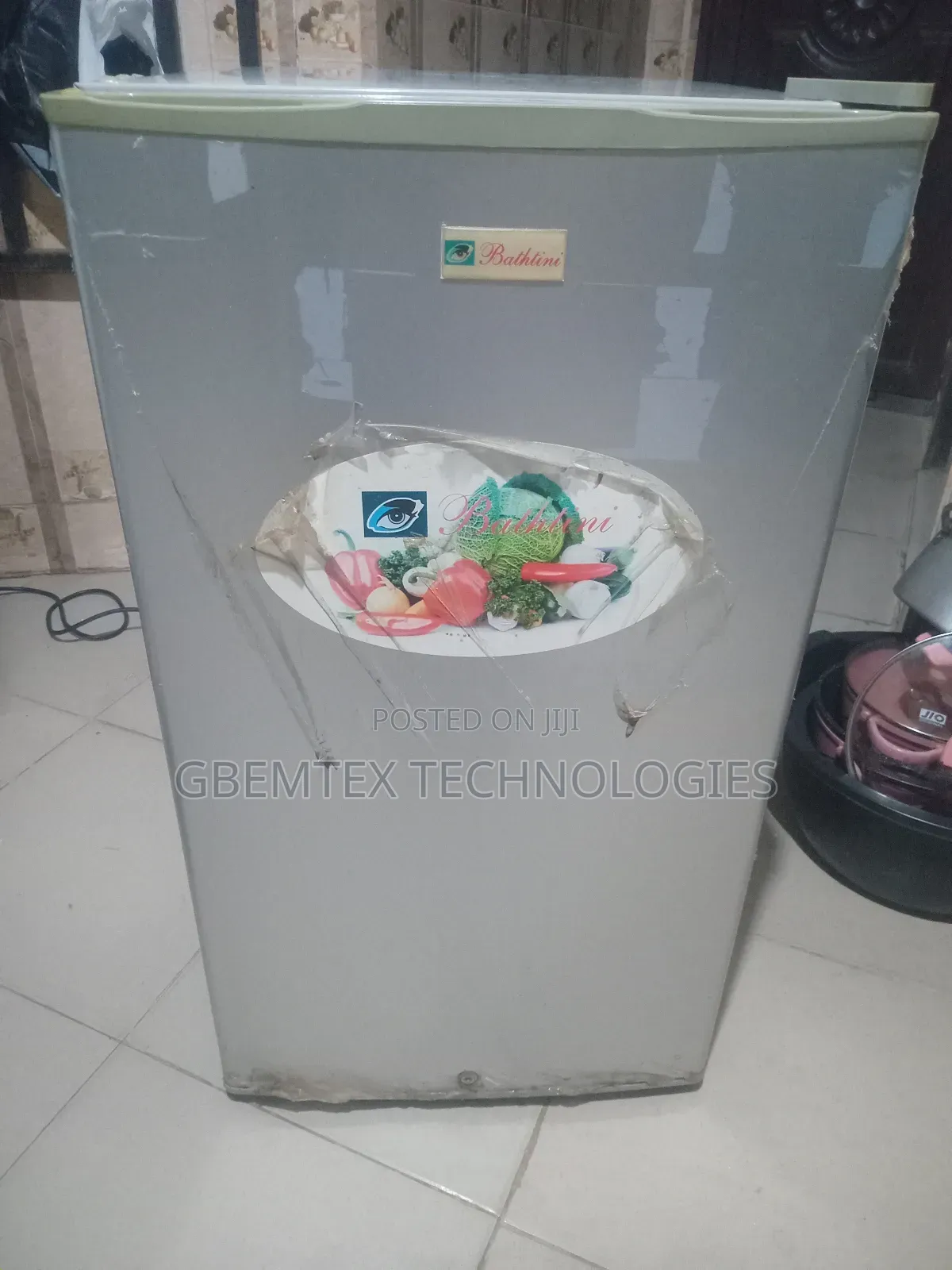 Refrigerator