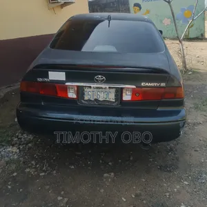 Toyota Camry LE 4dr Sedan (2.2L 4cyl 4A) 2000 Green