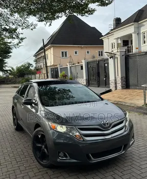 Toyota Venza V6 AWD 2010 Gray