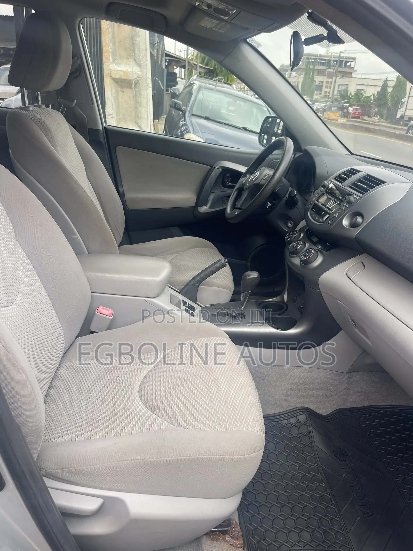 Toyota RAV4 2012 Silver