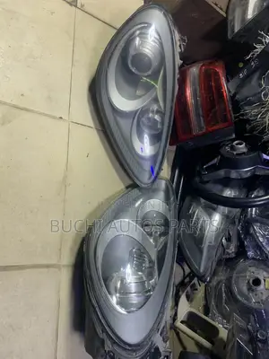 Set of Head Light for Volkswagen Porsche Cayenne 2013
