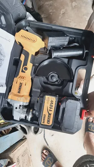 Dewalt Battery Cutting Machine