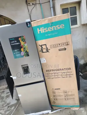 Hisense 264L Bottom Mount Fridge With Water Dispenser