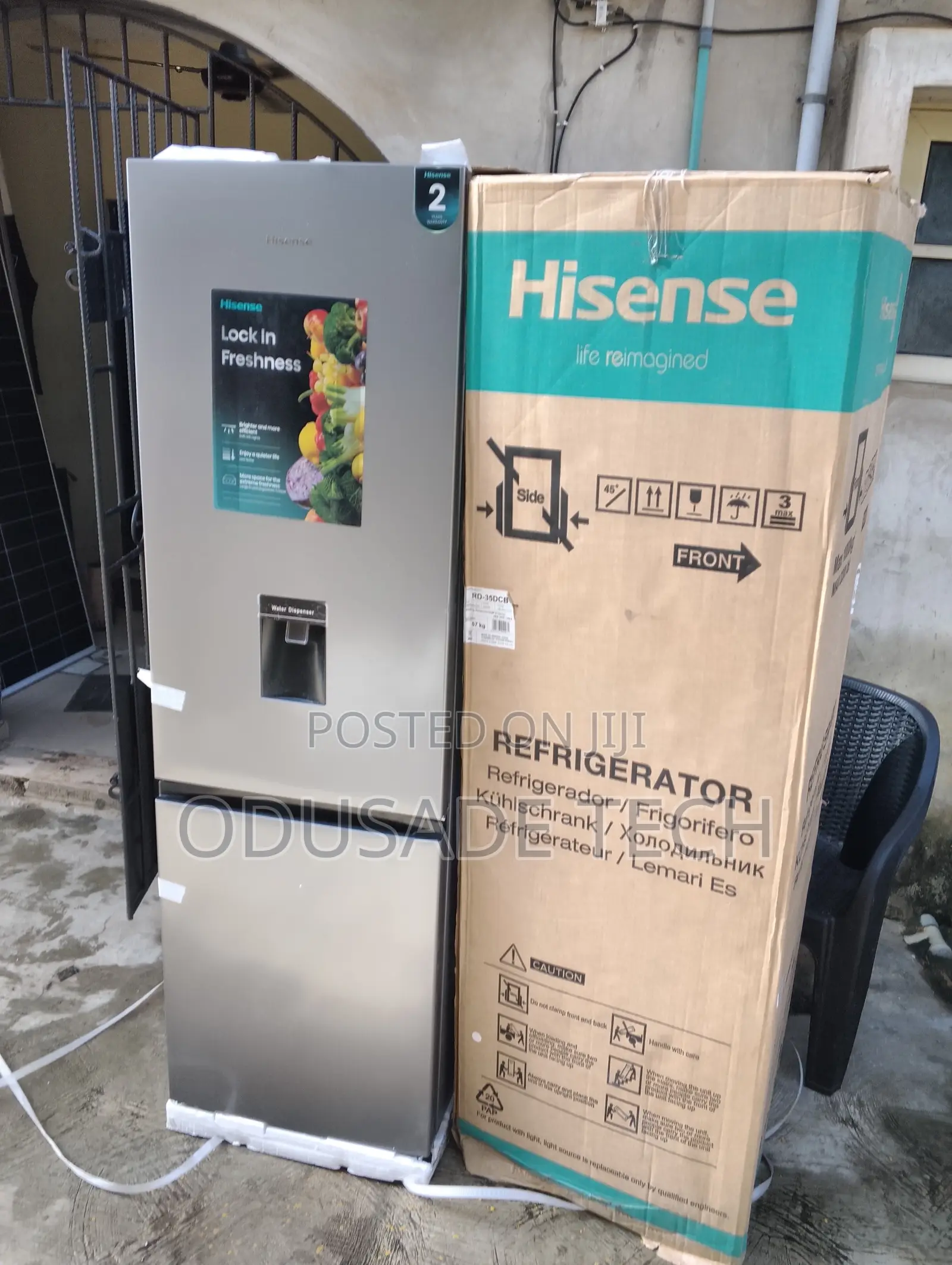 Hisense 264L Bottom Mount Fridge With Water Dispenser