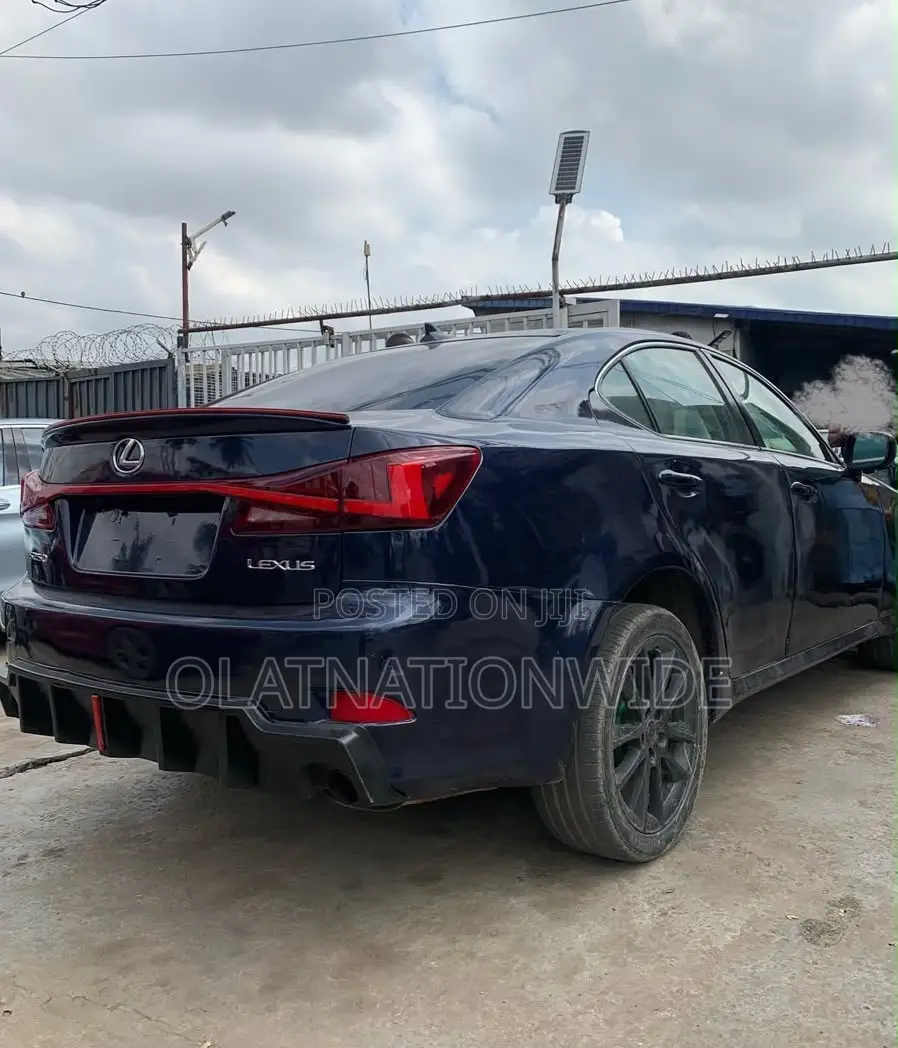 Lexus IS 2008 Blue