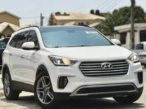 Hyundai Santa Fe SE Ultimate AWD 2017 White
