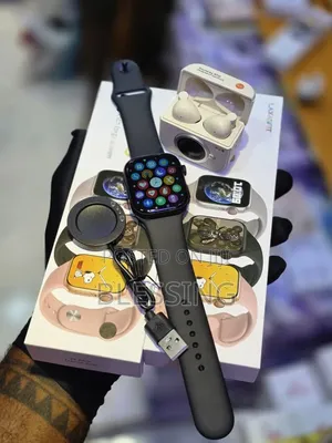 Smart Watch for Men and Women – Stylish Digital Wristwatch