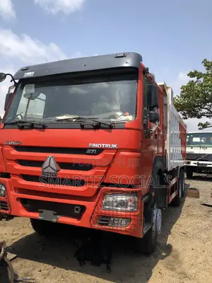 Sinotruk HOWO 30-Ton Heavy-Duty Truck