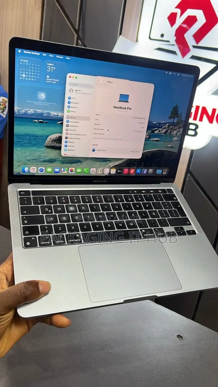 Laptop Apple MacBook Pro 2022 M2 8GB Apple M2 SSD 256GB