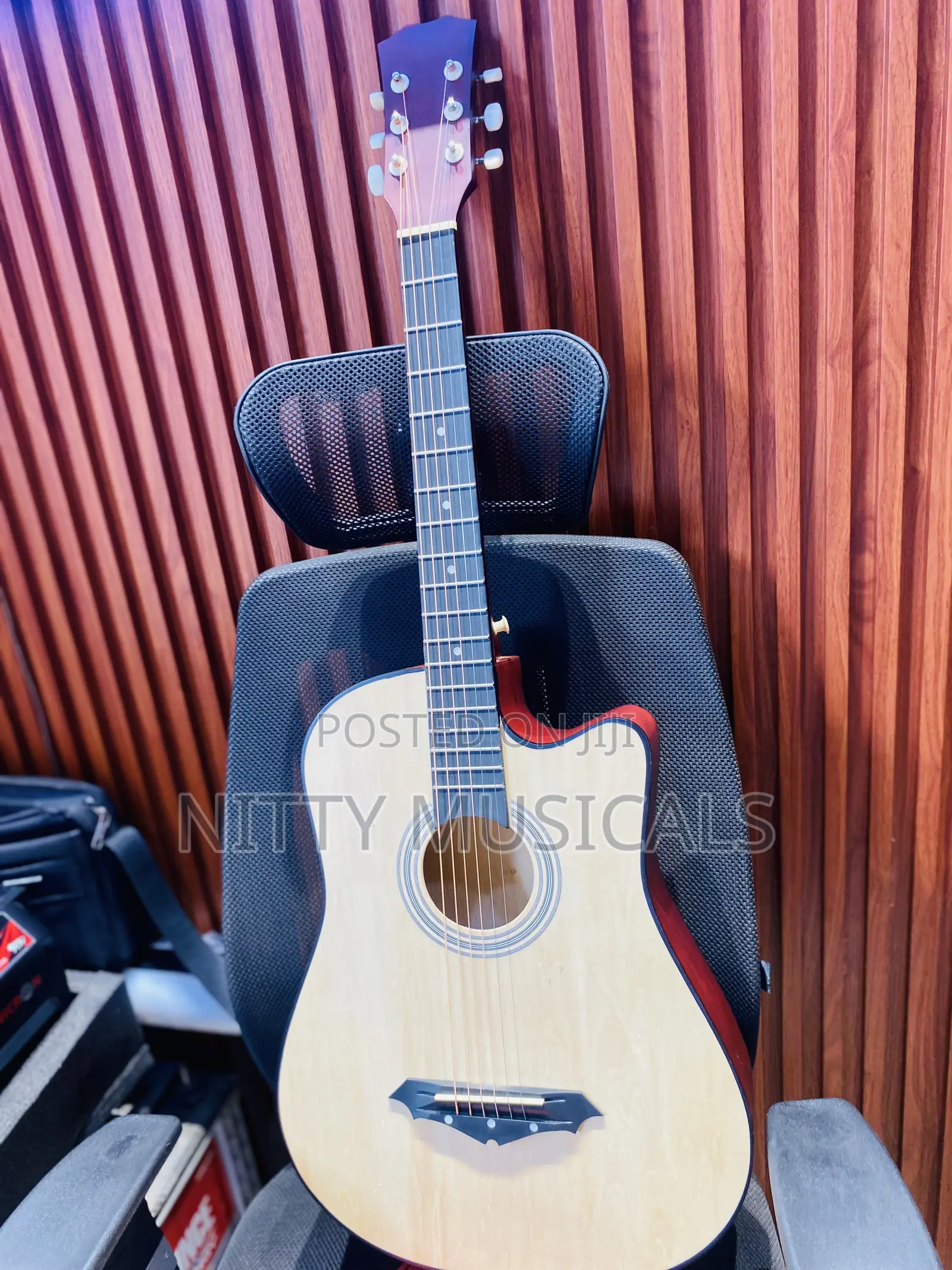 Acoustic Guiter-Premium Sound Quality