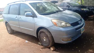 Toyota Sienna XLE 2005 Blue