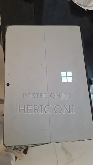Microsoft Surface Pro 5 8 GB Gray