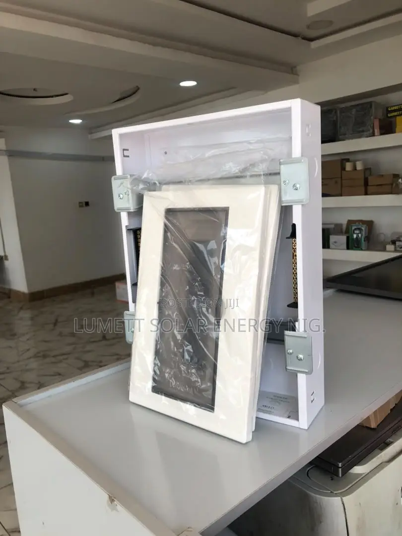 Residential Electrical Distribution Box With Double Row Layout