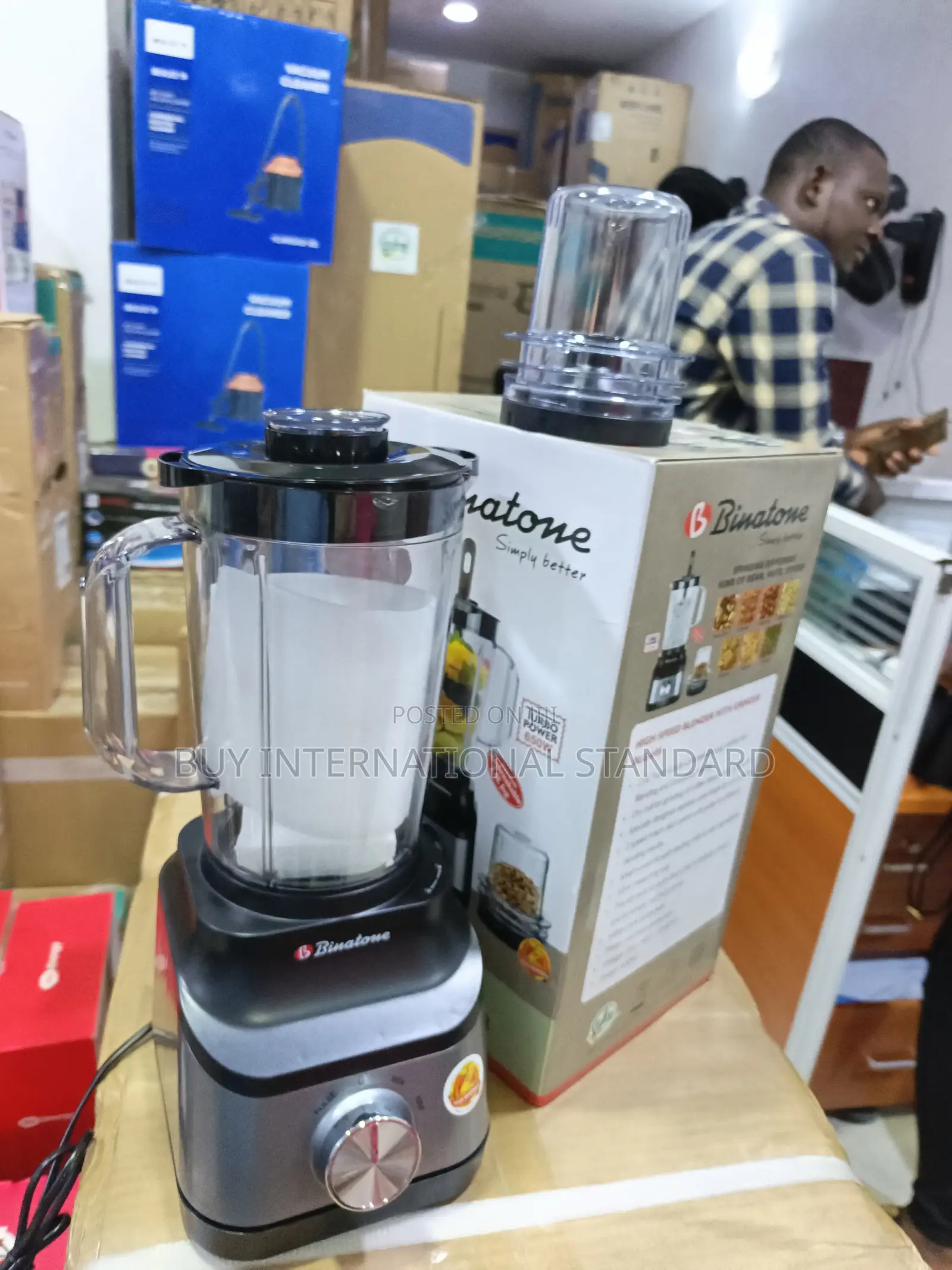 Home Smoothie Preparation With the Binatone 2.2-Litre Blender