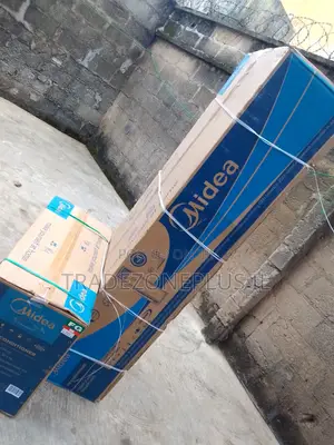 Floor Type AC for Large Living Areas by Midea