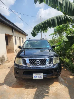 Nissan Pathfinder 2010 Black