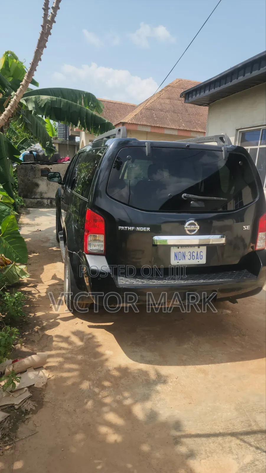 Nissan Pathfinder 2010 Black
