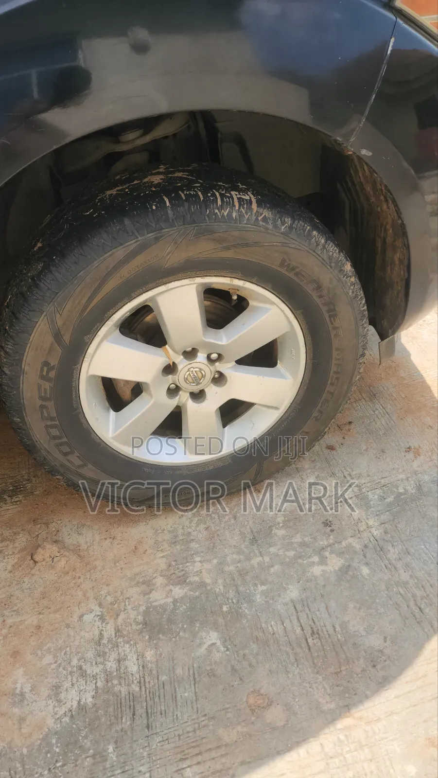Nissan Pathfinder 2010 Black