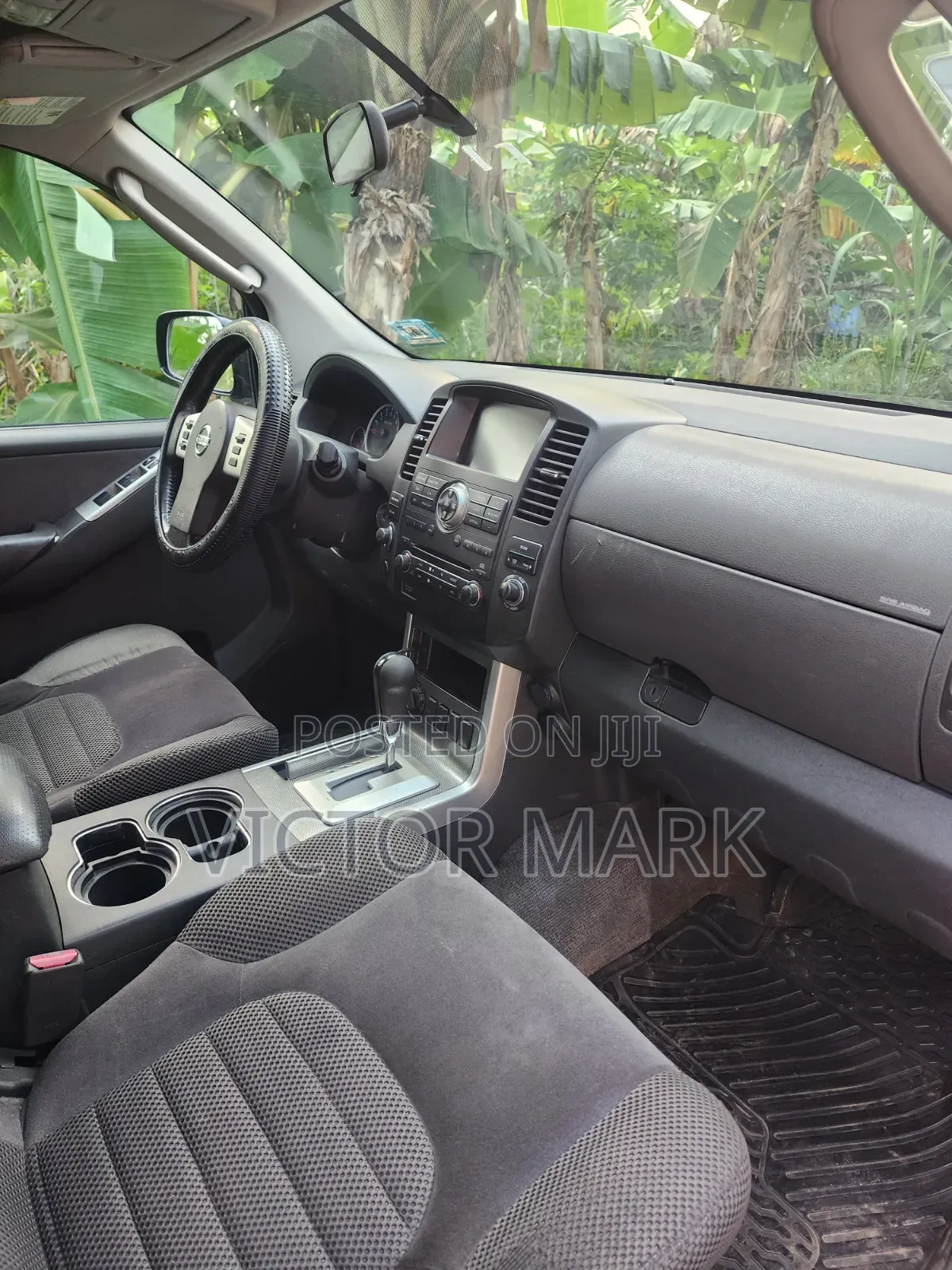 Nissan Pathfinder 2010 Black