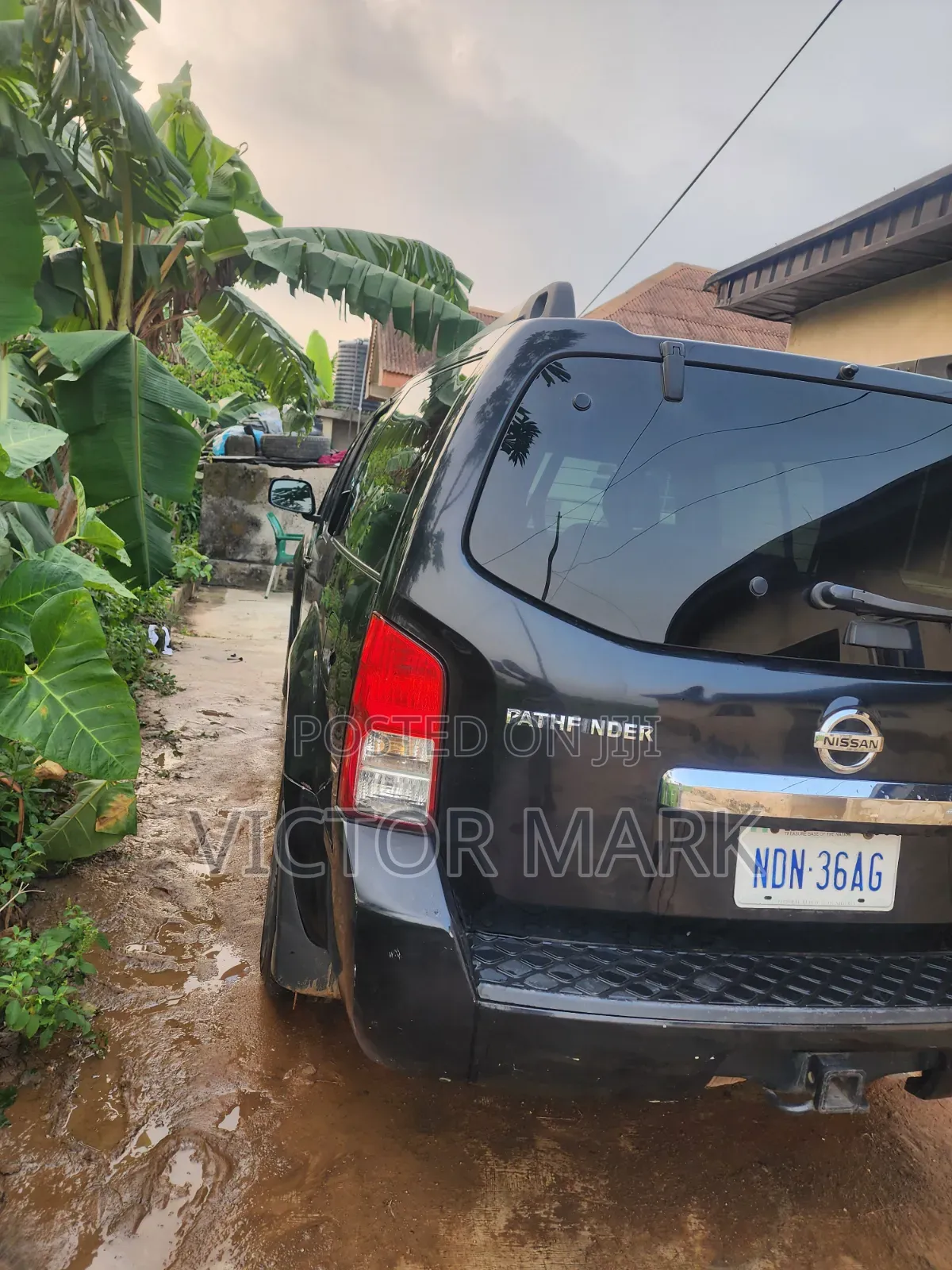 Nissan Pathfinder 2010 Black