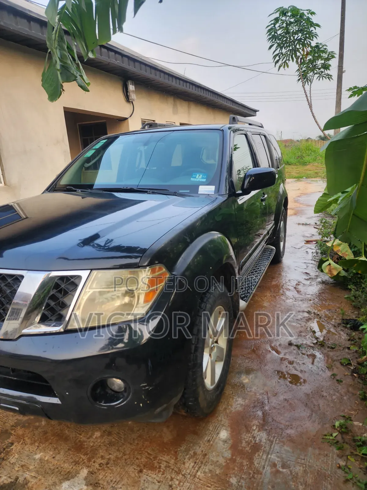 Nissan Pathfinder 2010 Black
