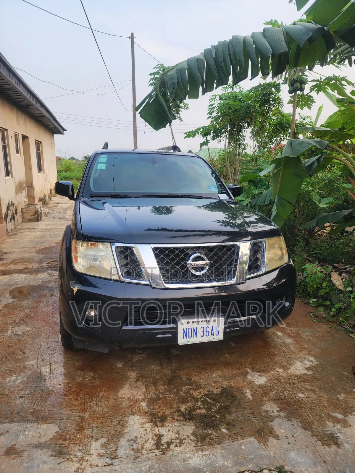 Nissan Pathfinder 2010 Black