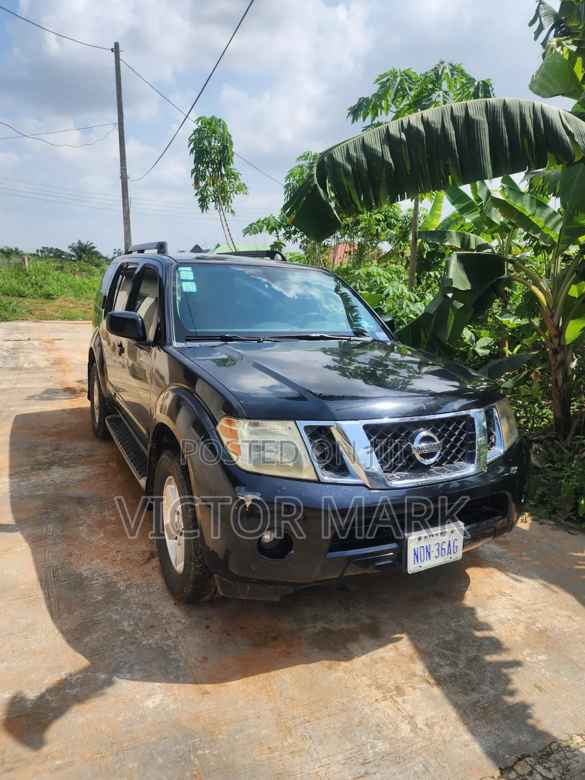 Nissan Pathfinder 2010 Black
