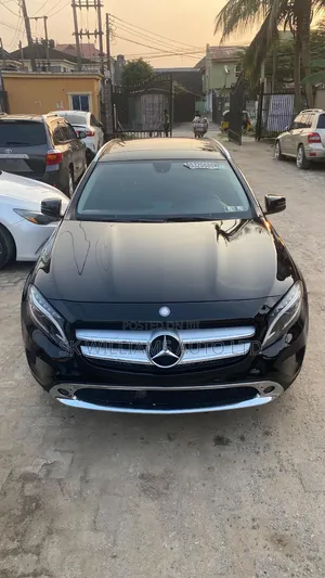 Mercedes-Benz GLA 250 2015 Black