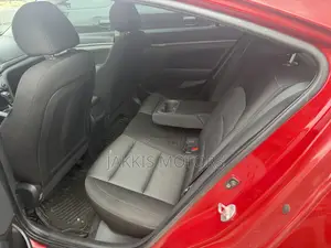 Hyundai Elantra 2017 Red